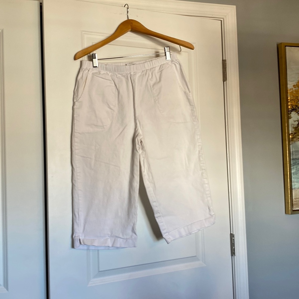 Denim company white pedal pusher size medium